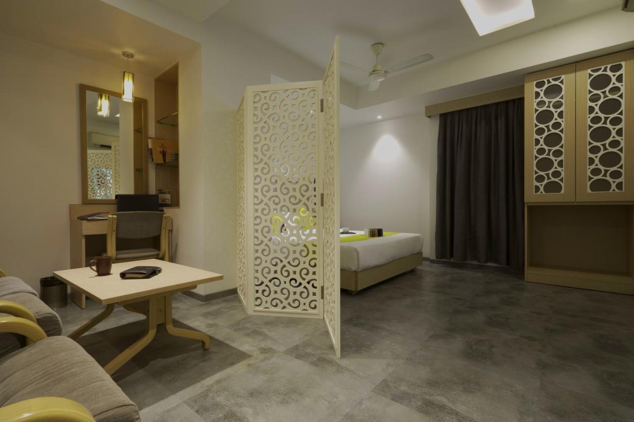 סוראט Hotel Sifat International מראה חיצוני תמונה