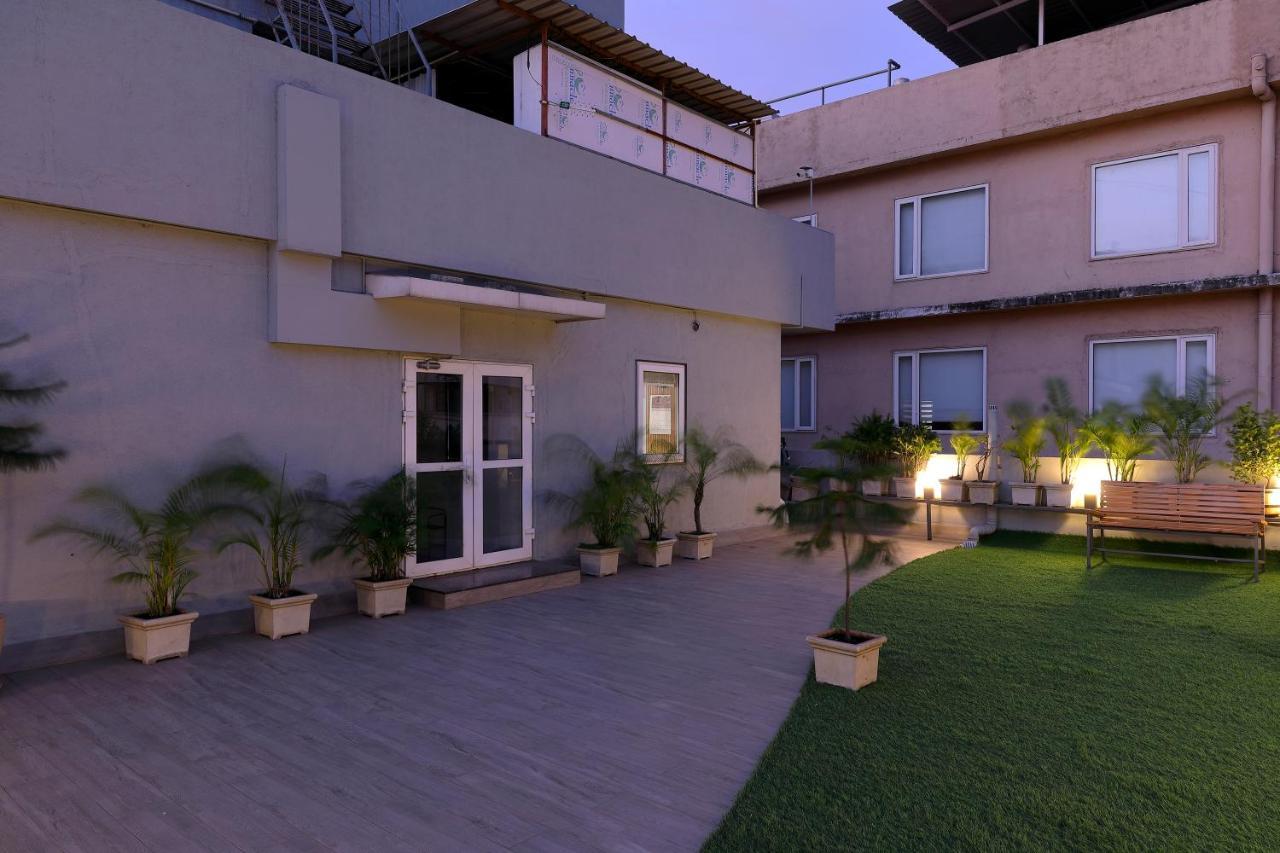 סוראט Hotel Sifat International מראה חיצוני תמונה